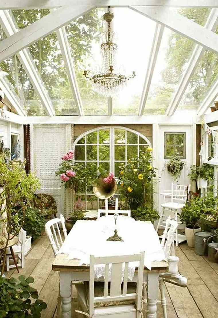 salle à manger veranda décoraton vintage