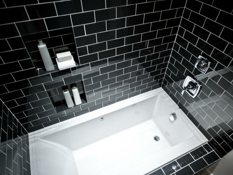 carrelage carreaux noirs salle de bain cabine de douche idée