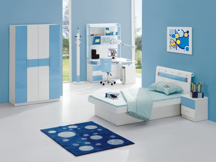 intérieur chambre enfant idée tapis de sol bleu armoire déco mural