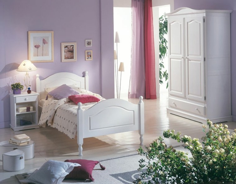 déco chambre fille intérieur blanc moderne rose violet déco murale