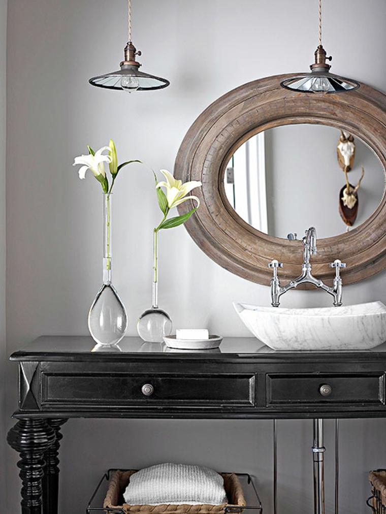 décoration salle de bain wc idée fleurs blanches miroir cadre bois luminaire suspendu design bureau noir en bois
