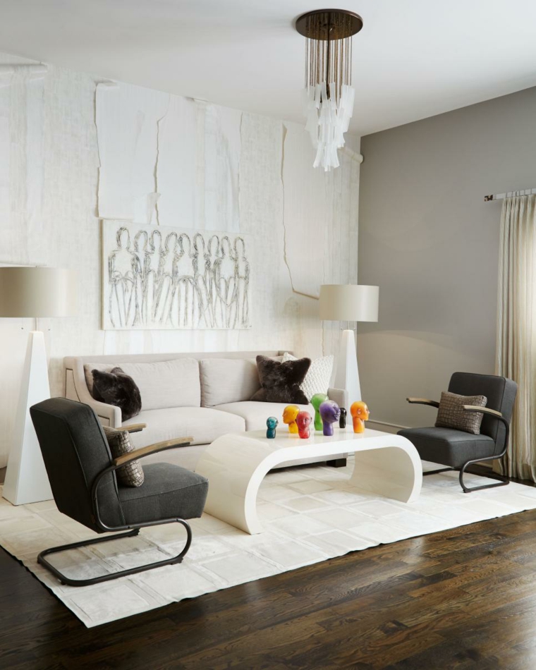 déco salon idée canapé blanc moderne table blanche fauteuil noir coussin marron tapis de sol blanc