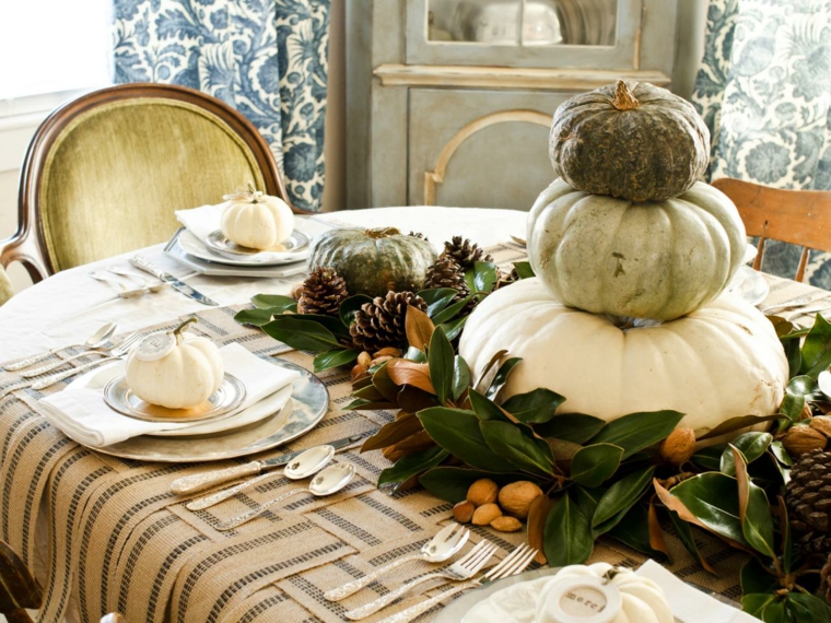 décoration table automne idée potiron feuilles 