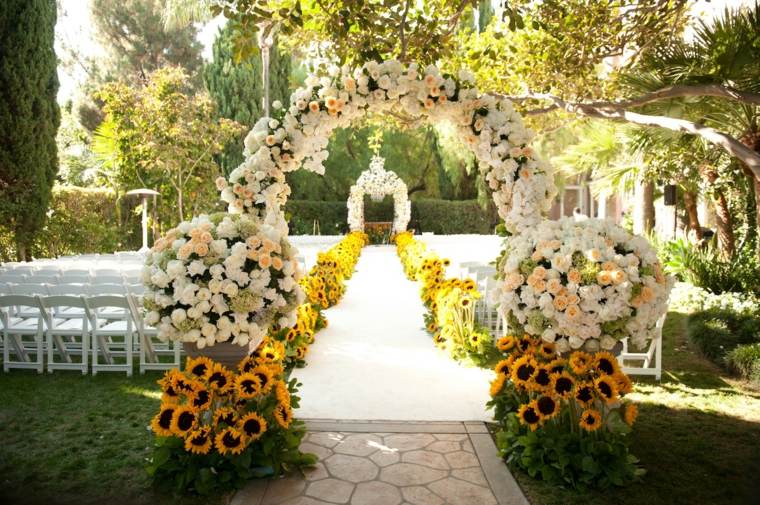 décoration mariage champêtre chemin autel bordé fleurs