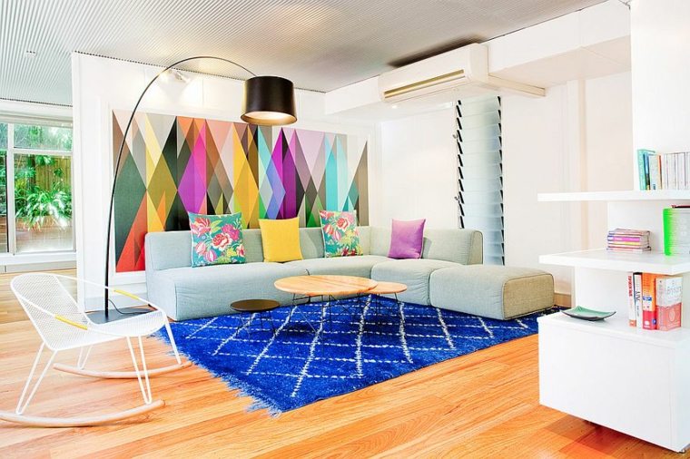 intérieur déco idée minimaliste design couleurs tapis de sol bleu 