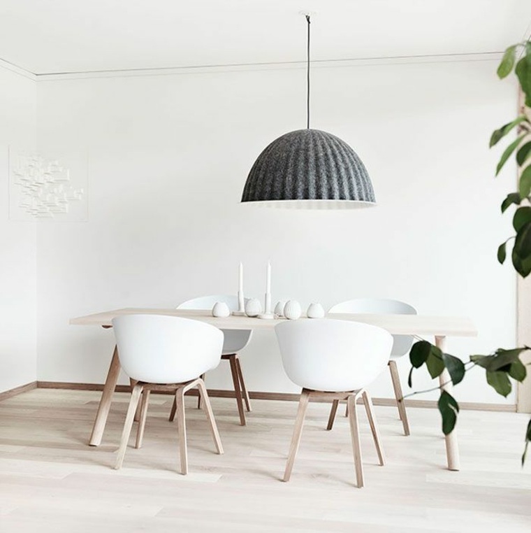 design minimaliste moderne luminaire suspendu table en bois chaise blanche plante 