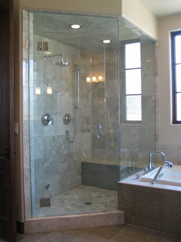 salle de bain avec douche italienne baignoire
