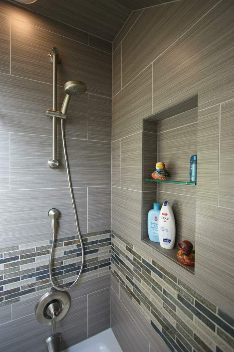 salle de bain avec douche italienne etagere