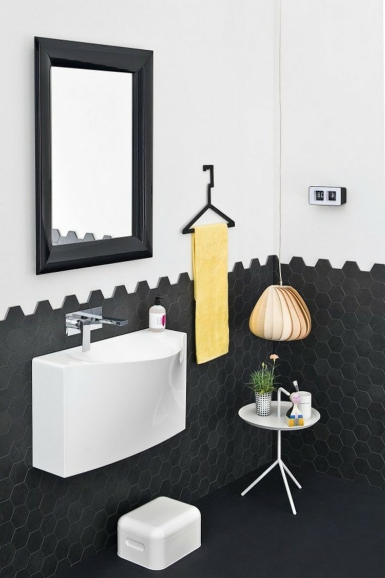 salle de bain rétro moderne noir blanc