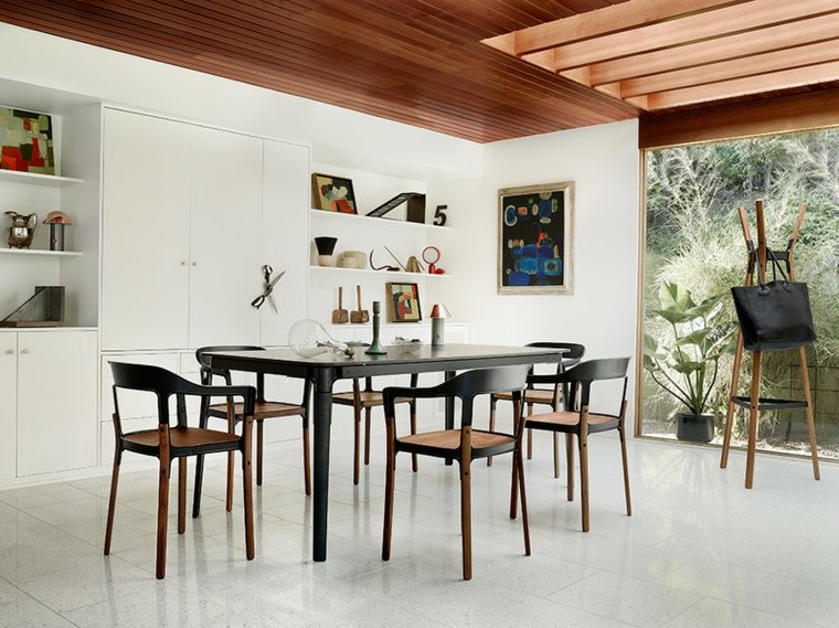 intérieur moderne design salle à manger chaise bois noire table déco minimaliste 