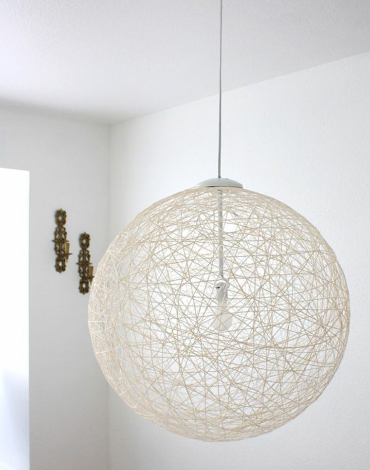 idée éclairage moderne luminaire blanc suspendu design