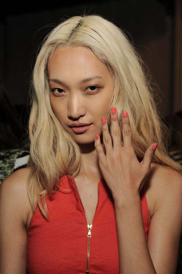 tendances ongles femme manicure orange rouge moderne printemps 2015