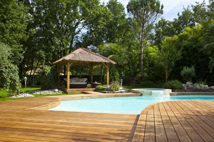 terrasse avec piscine bois