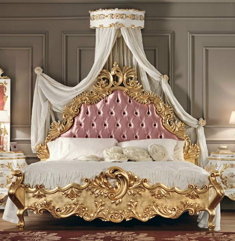 meubles baroques tete de lit en bois et tissu