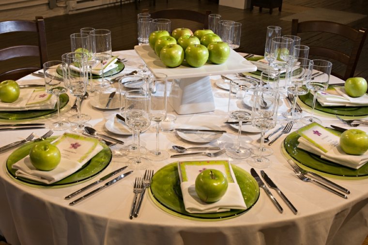 idées de décoration table déco pommes verte centre table assiette