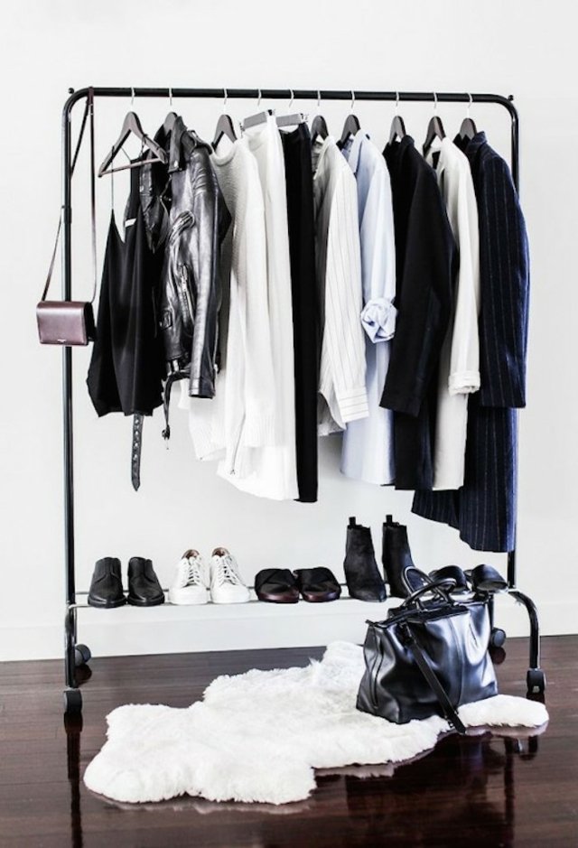 portant vêtement noir blanc design idée rangements