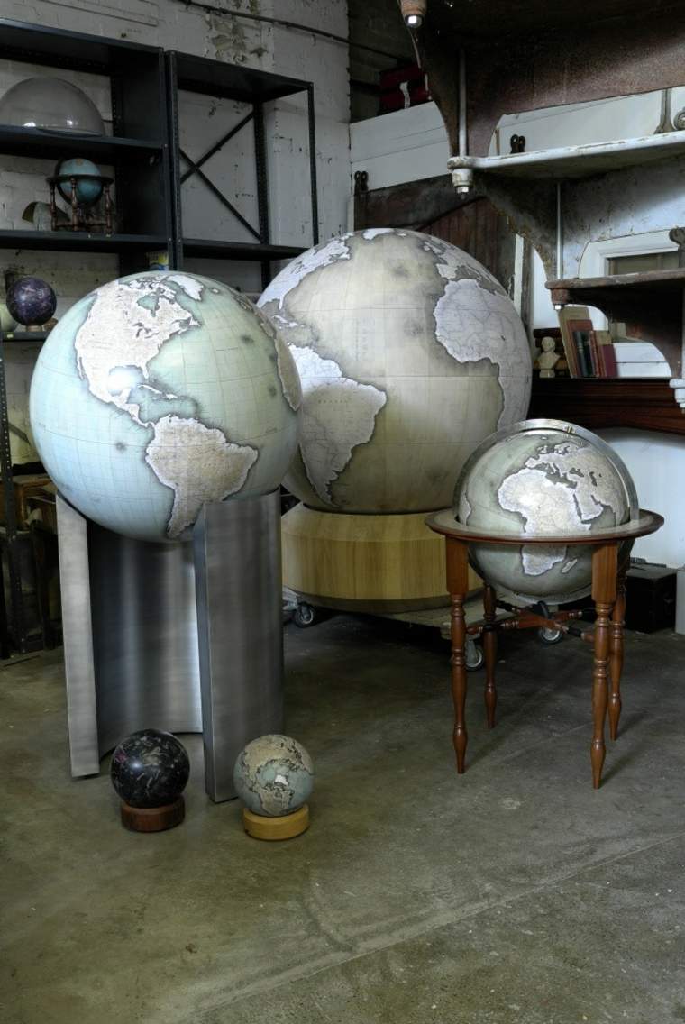 globe terre idée déco intérieure taille différente bois 