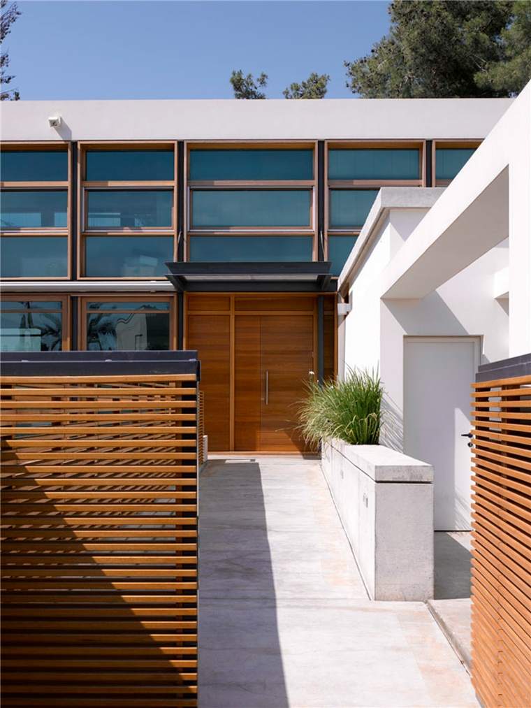 clôture moderne maison bois 