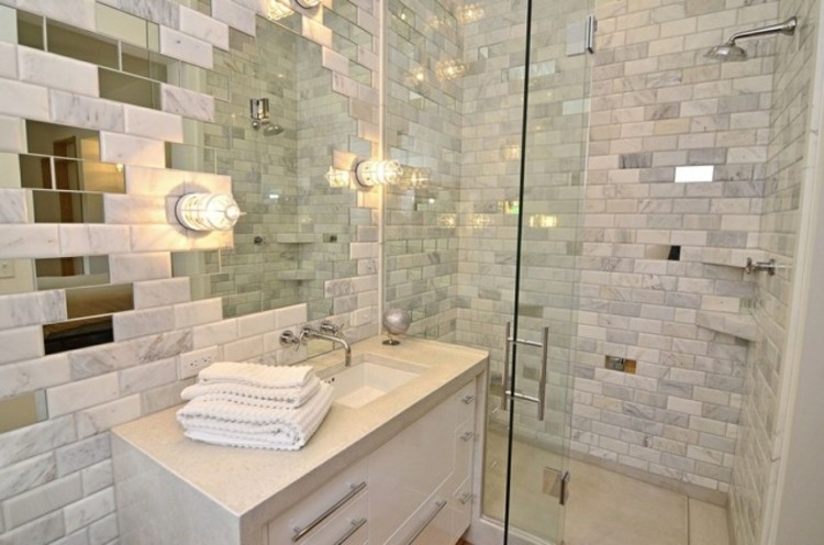 mosaïque salle de bain miroir