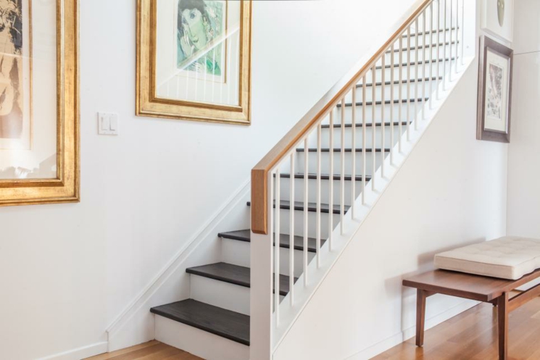 rampe simpe escalier blanc