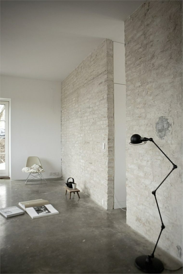 sol béton ciré idée briques intérieur blanc moderne lampe chaise
