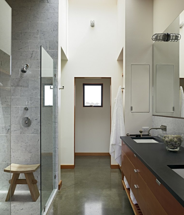 sol béton ciré  salle de bain design idée modere design meuble bois 