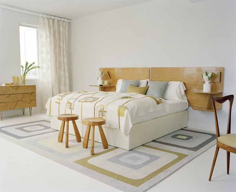 tête de lit chambre minimaliste design tapis de sol meuble rideaux