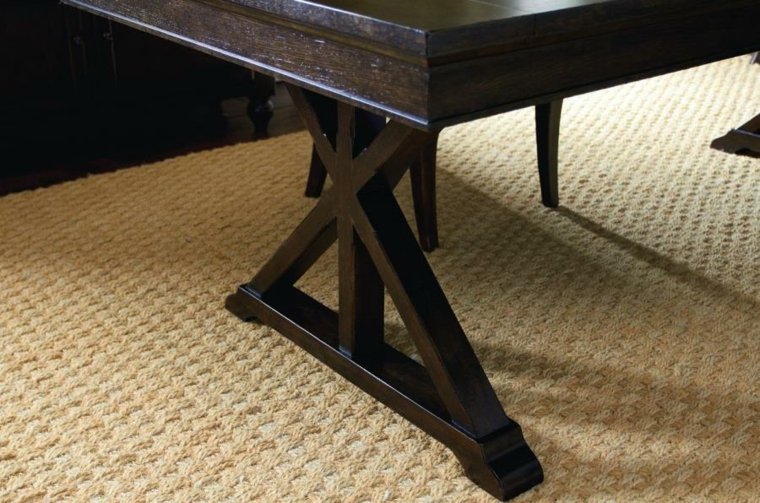 table bois marron noir design tapis de sol beige 