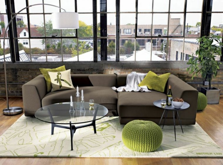 intérieur salon moderne design canapé gris coussins motifs tapis de sol