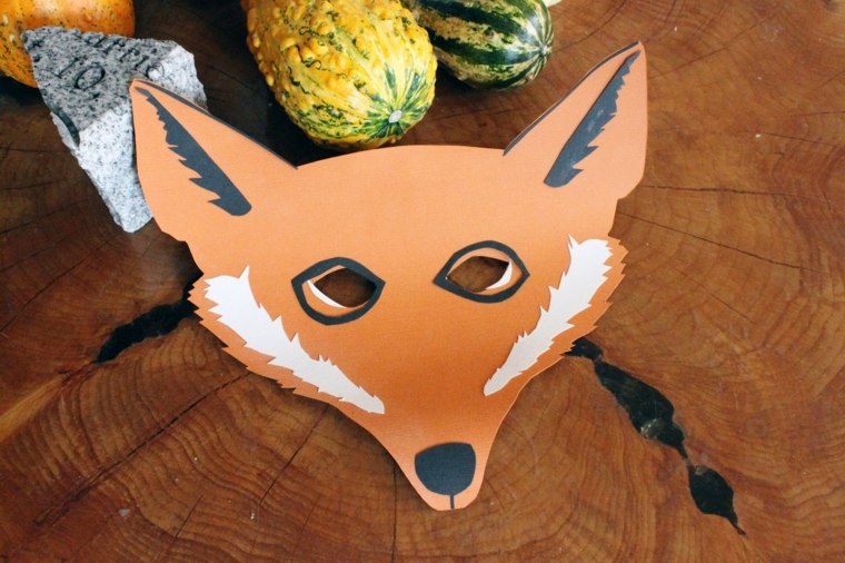 déguisement halloween original idée masque bricolage enfant carton 