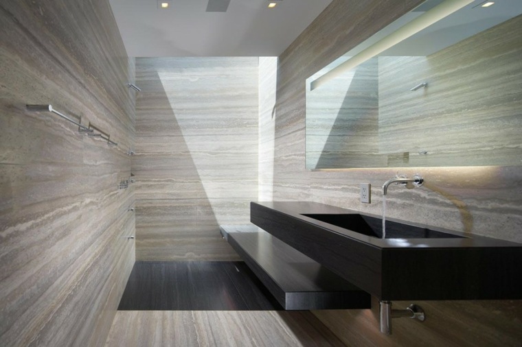 revetment en marbre salle de bains moderne