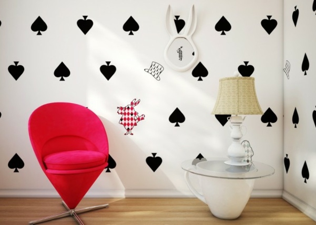 déco chambre enfant papier peint mur noir et blanc idée fauteuil rose design table basse 