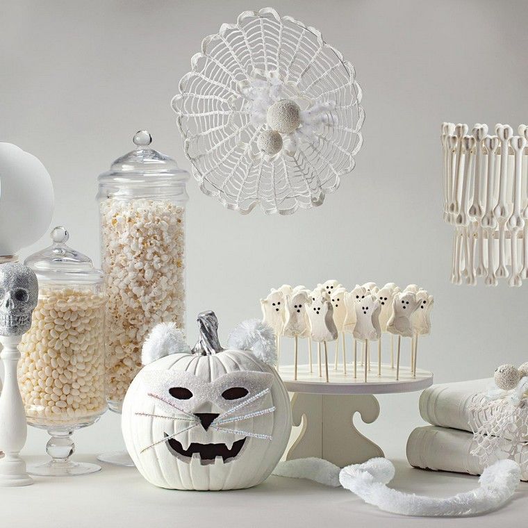 décoration halloween à fabriquer idée citrouille blanche