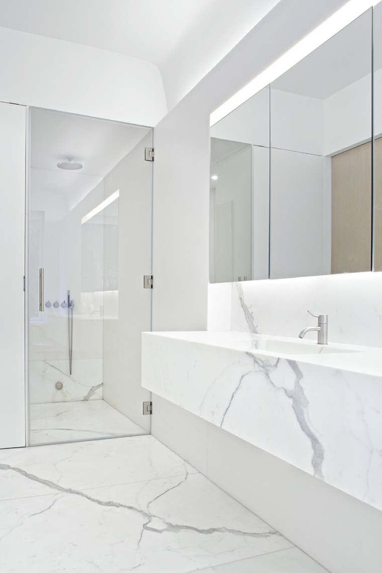 decoration style moderne salles bain marbre