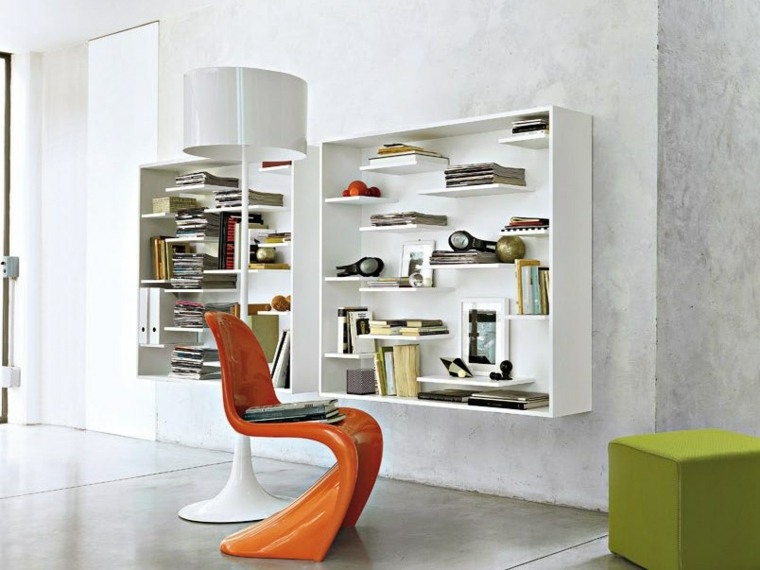 bibliothèque design blanche bois design d'intérieur moderne chaise orange pouf vert