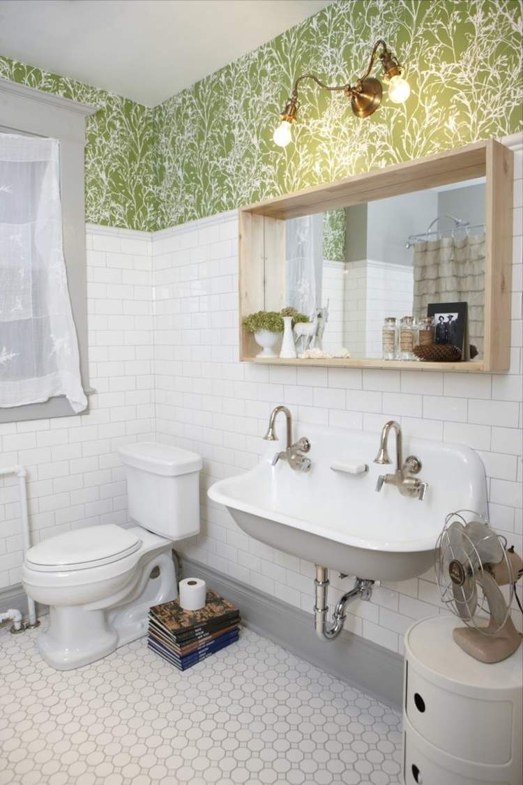 salle de bains blanche style retro