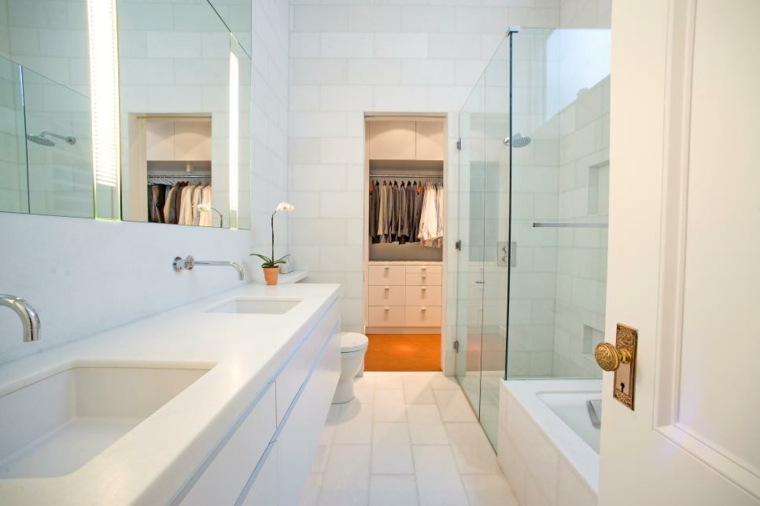 chambre avec dressing et salle de bain idée aménagement carrelage blanc cabine de douche