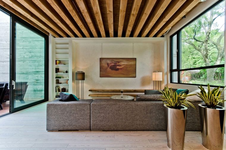 intérieur moderne matériaux naturels faux-plafond bois design 