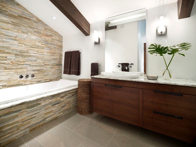 salle de bain design baignoire pierre meuble bois déco plante miroir idée