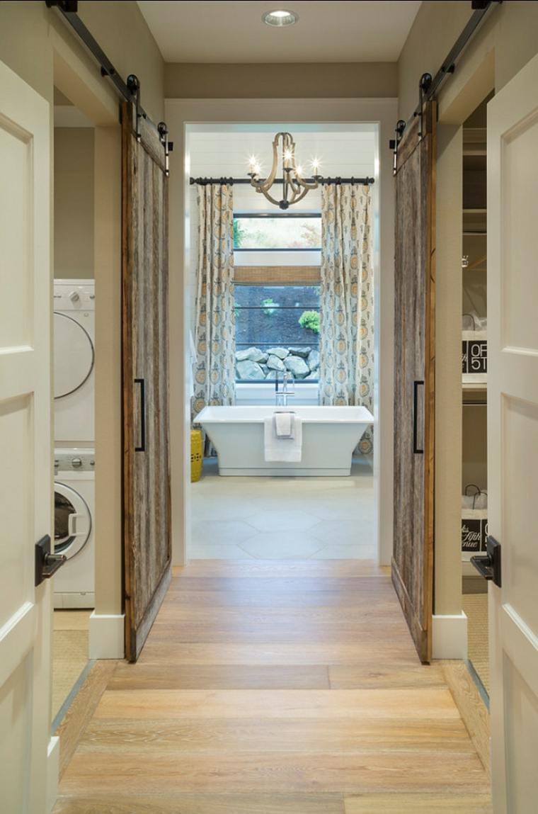 chambre dressing salle de bain idée décoration baignoire rideaux motif