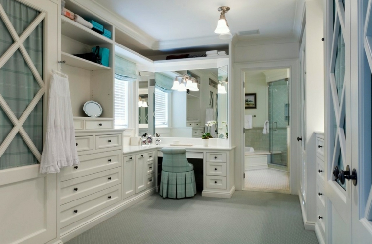 Chambre avec dressing et salle de bain design fauteuil miroir idées