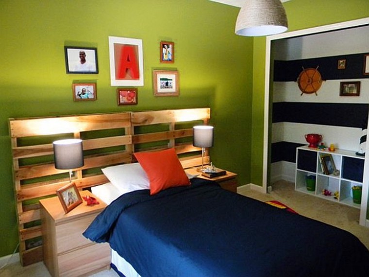 chambre garcon palette tete de lit cadre bois