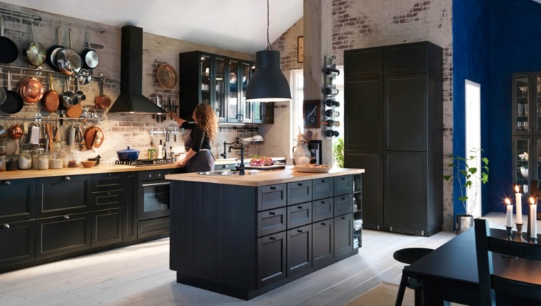 Ikea cuisine plan travail cuisine noire design ilot central bois luminaire suspension table bois