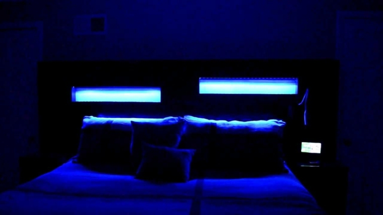 tête de lit idée éclairage intégré led chambre à coucher design 