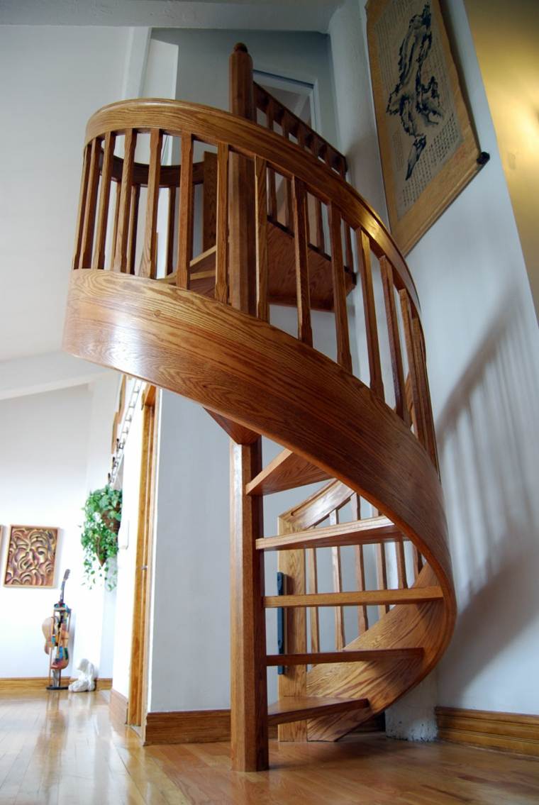 escalier bois design arrondi