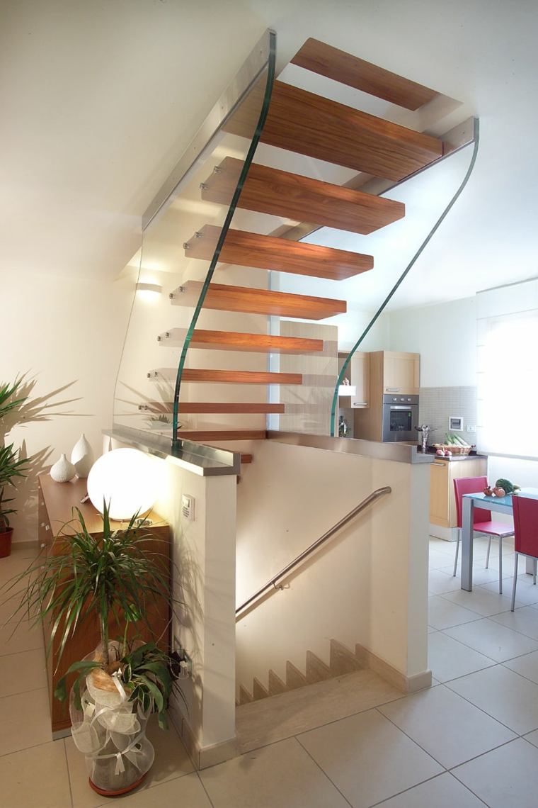 escalier moderne bois verre