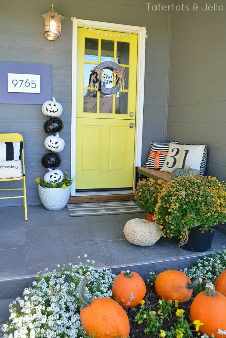 décoration halloween extérieur porte citrouille