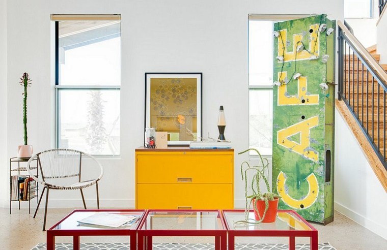 idée déco salle à manger salon meuble jaune bois design cadre mur plante