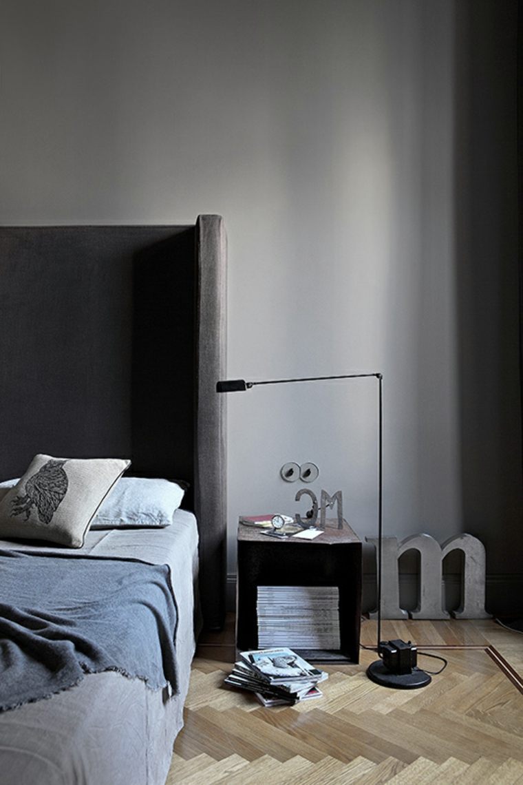 design d'intérieur moderne chambre à coucher lit parquet bois aménagement table de nuit