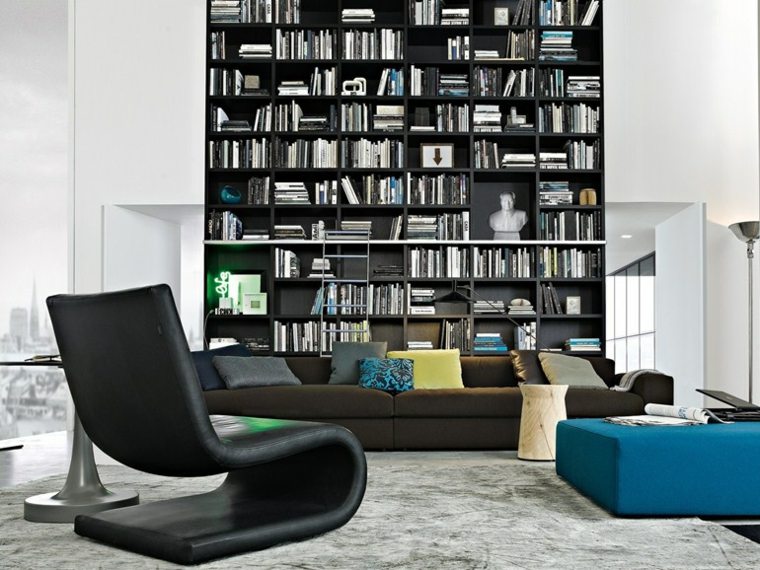 grande bibliothèque poliform design fauteuil noir canapé marron coussins